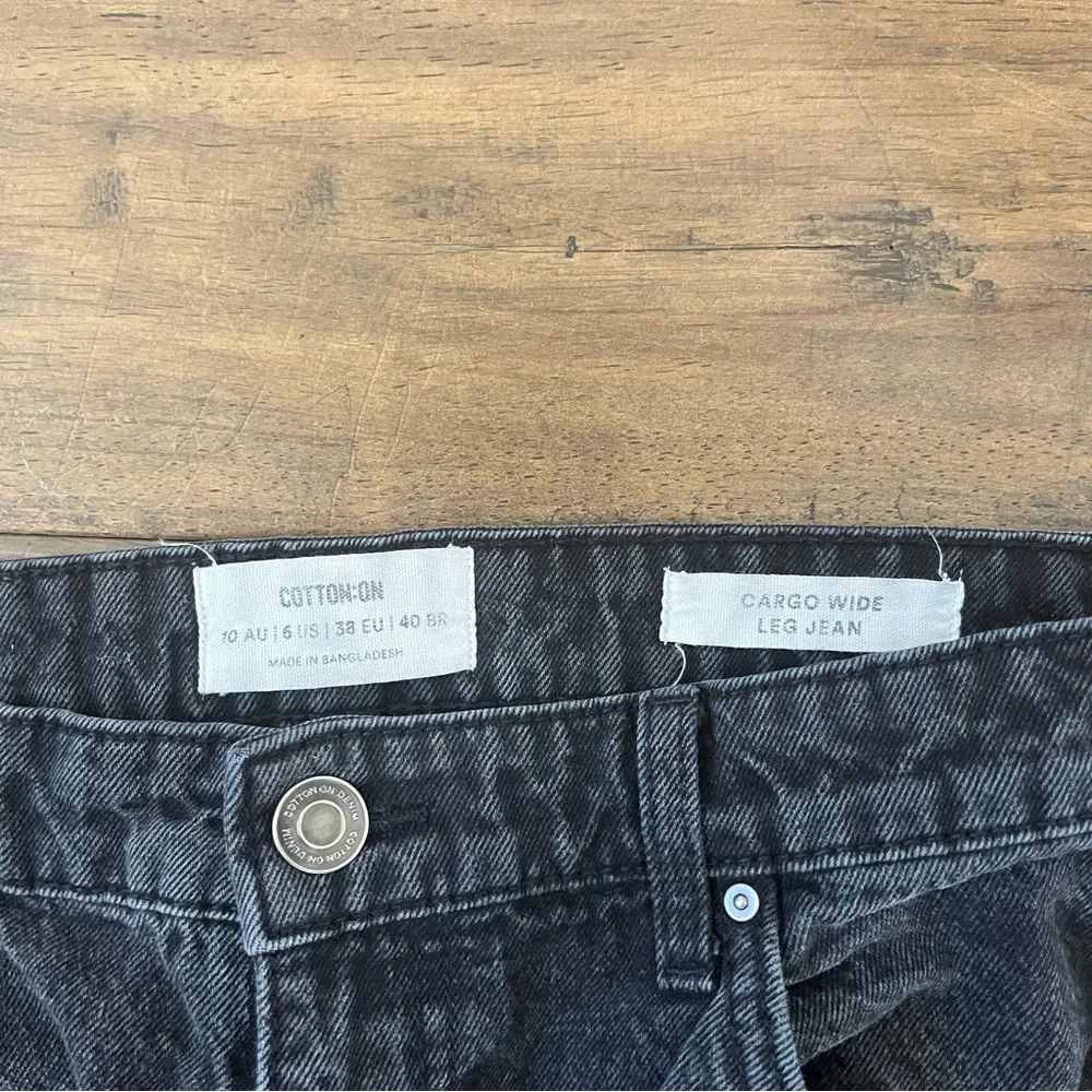 Baggy Cotton-On Black Wide Leg Woman Cargo Jeans - Picture 2 of 5
